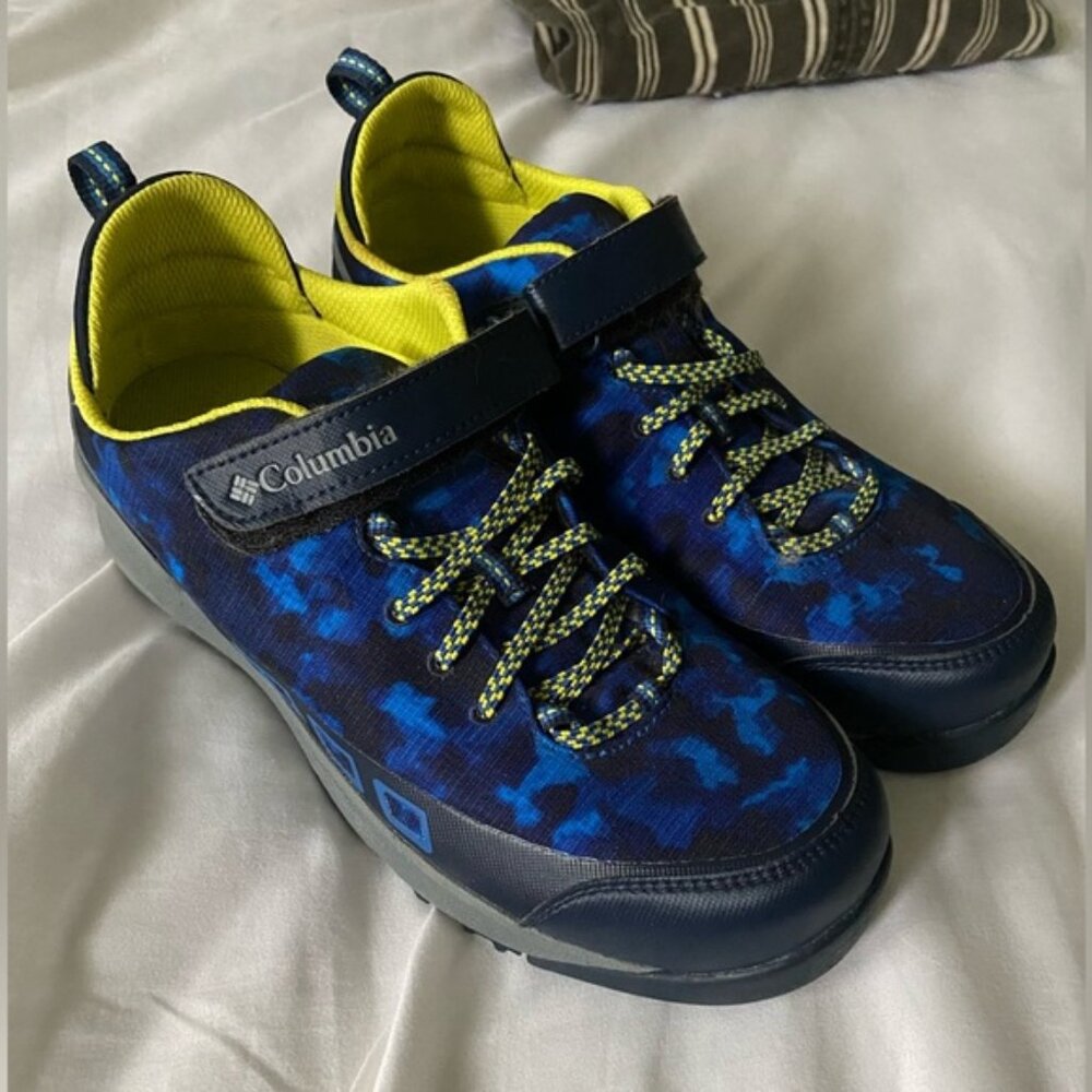 Columbia Unisex waterproof sneakers (women’s size 9 | men’s 7)